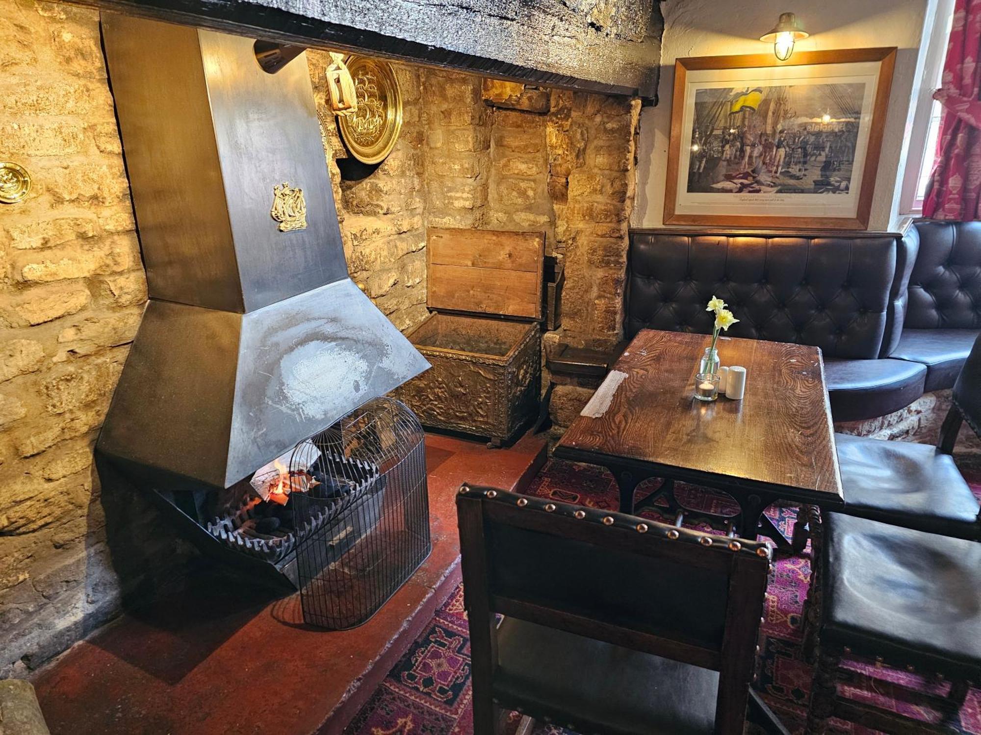 The Ship Inn Oundle Exterior foto
